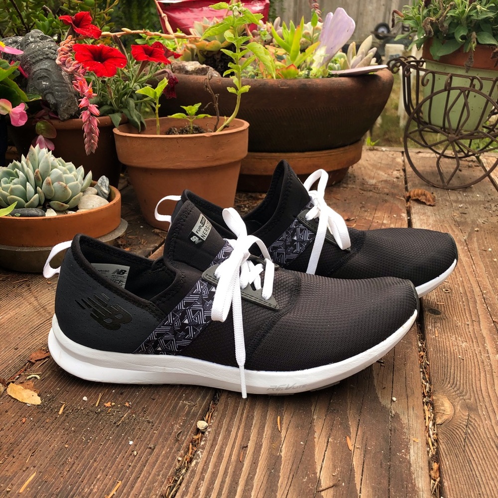 New Balance slip on sneakers sz 9